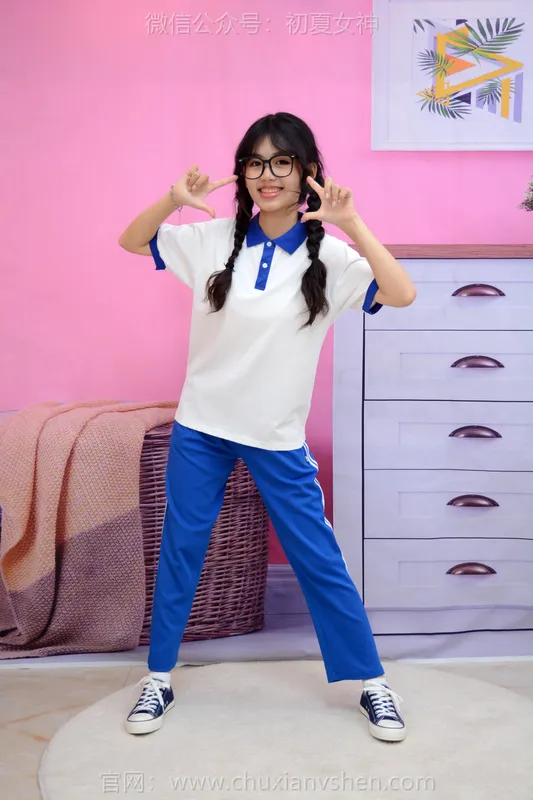 初夏女神 No.249 希希~寒窗苦读终于开始踏上大学之路了 - 初夏女神